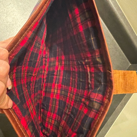 Will Leather Goods Chestnut Leather Messenger Bag + Laptop Sleeve - Picture 8 of 9